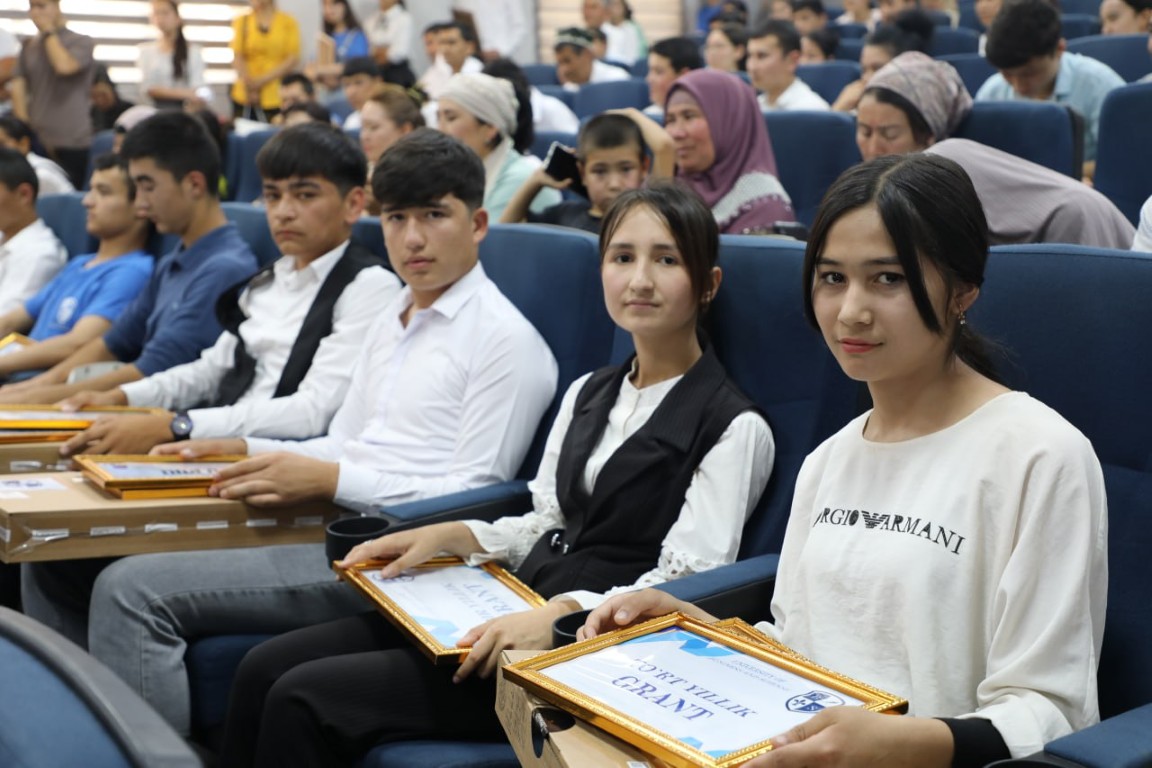 Universitet kutubxonasi